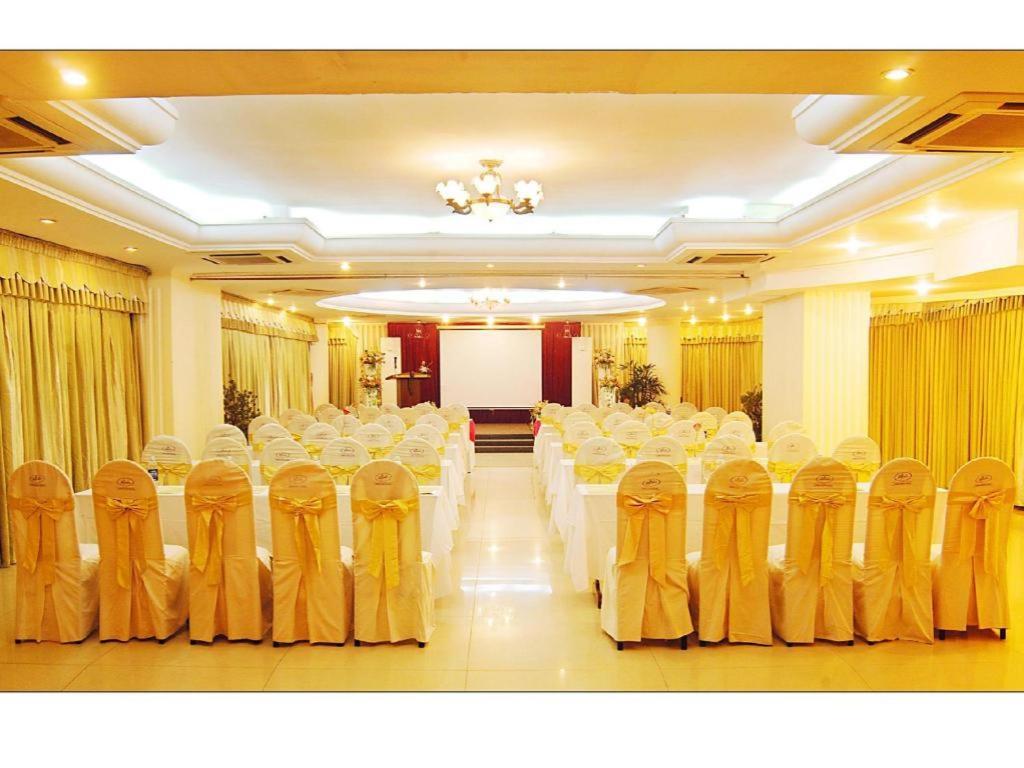 Bamboo Green Central Hotel Дананг Екстериор снимка