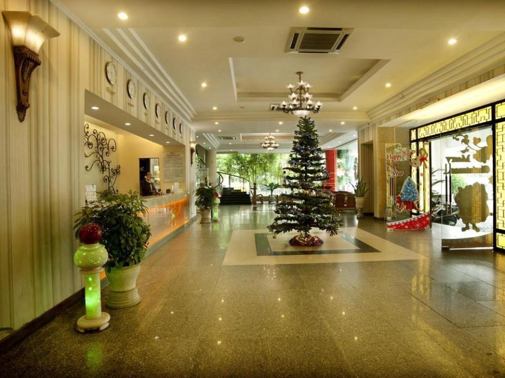 Bamboo Green Central Hotel Дананг Екстериор снимка