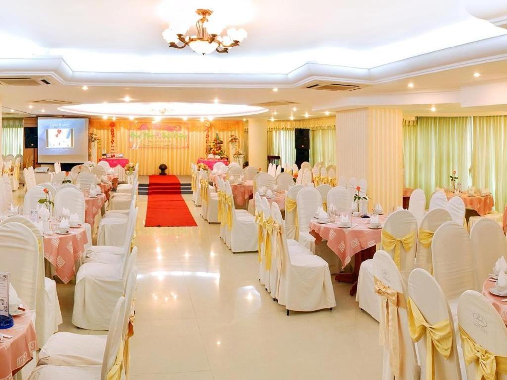 Bamboo Green Central Hotel Дананг Екстериор снимка