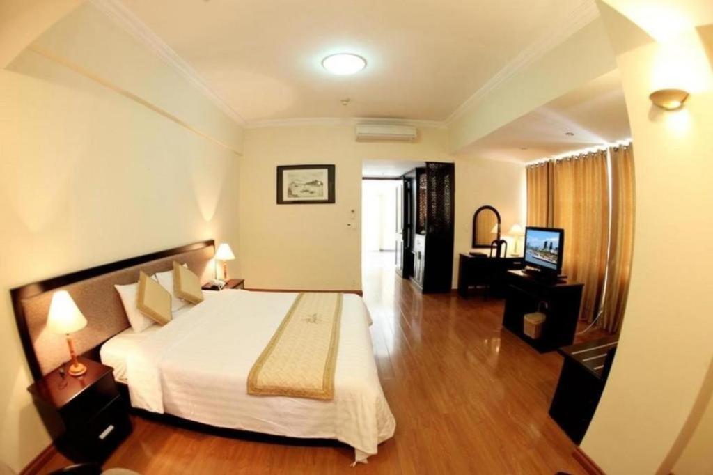 Bamboo Green Central Hotel Дананг Екстериор снимка