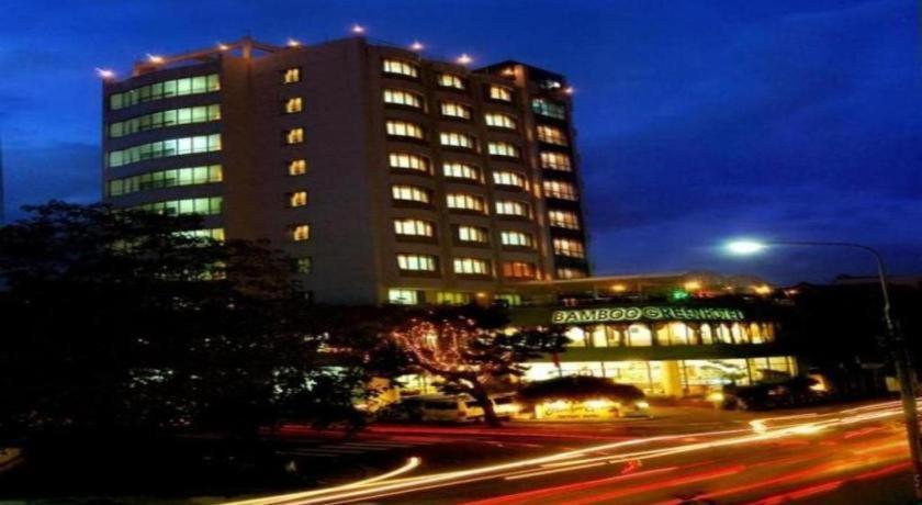 Bamboo Green Central Hotel Дананг Екстериор снимка