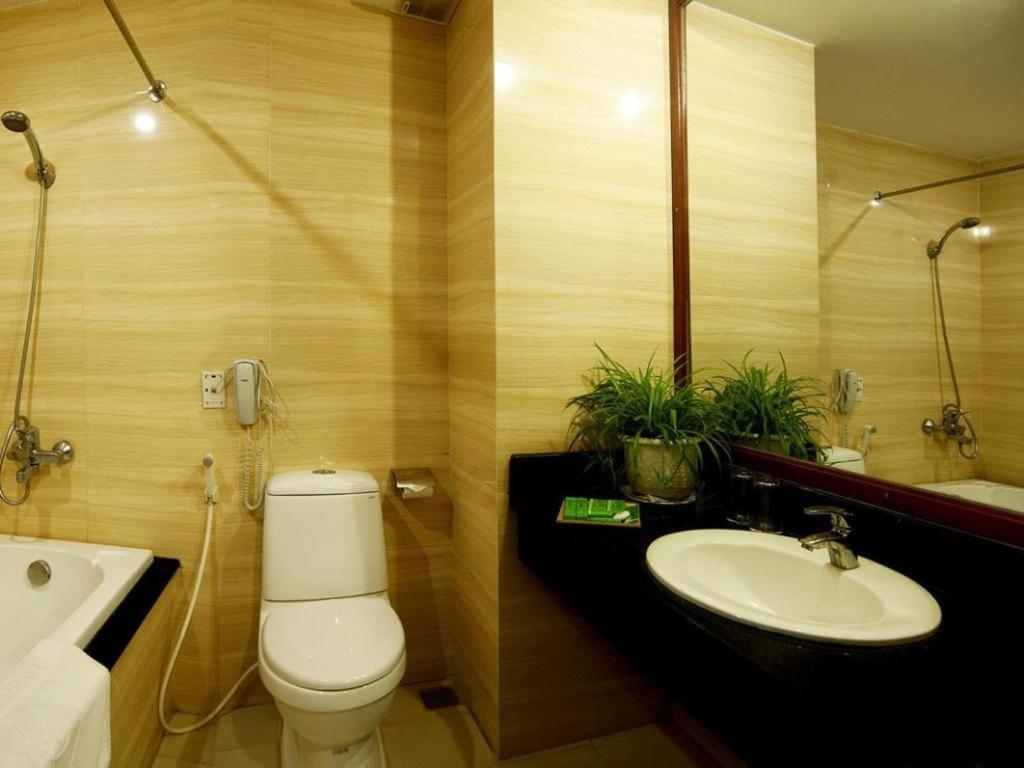 Bamboo Green Central Hotel Дананг Екстериор снимка